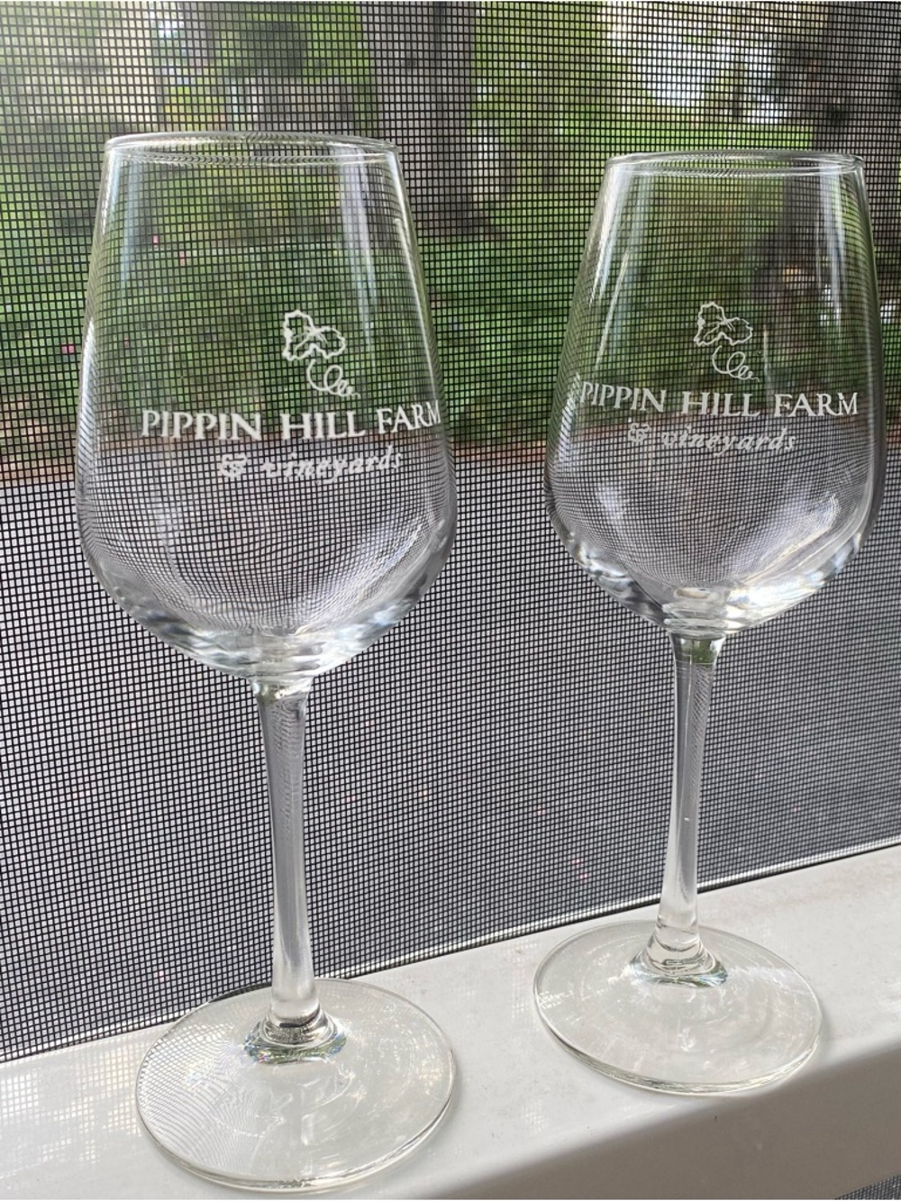 Set of 2 Pippin Hill Farm Vineyards Wine Glasses Etched Heavy Duty Stemware